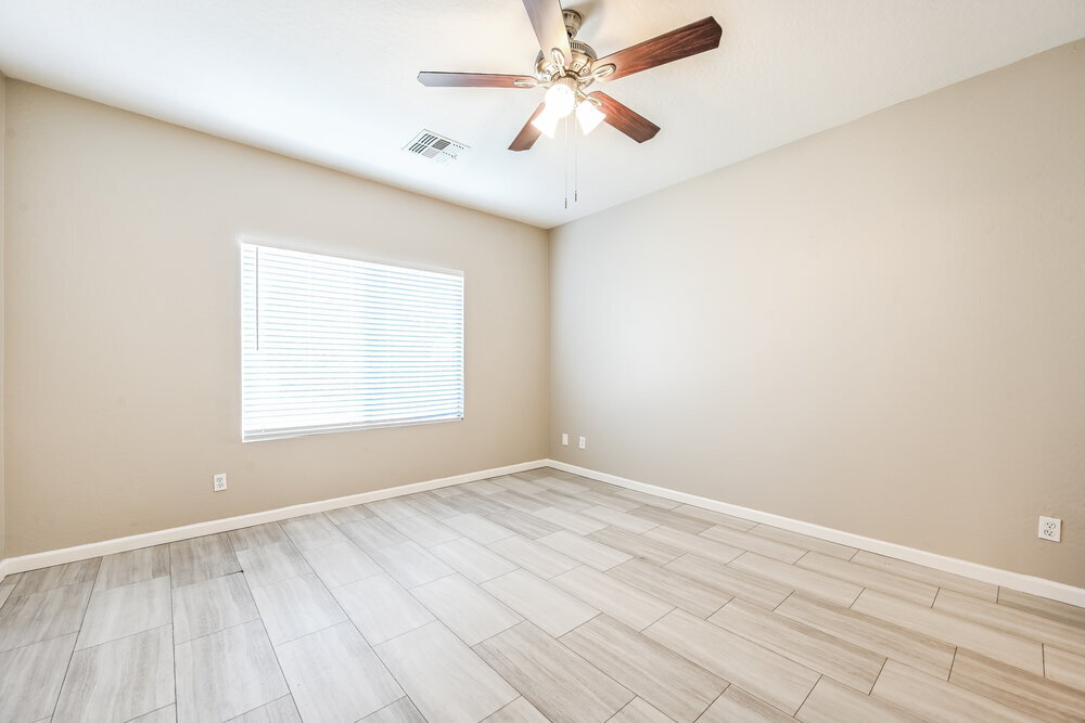 Building Photo - 12084 W Dreyfus Dr