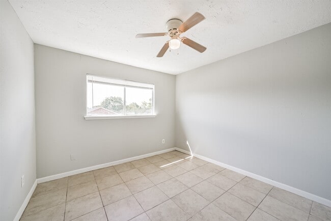 Building Photo - 7059 Chasewood Dr