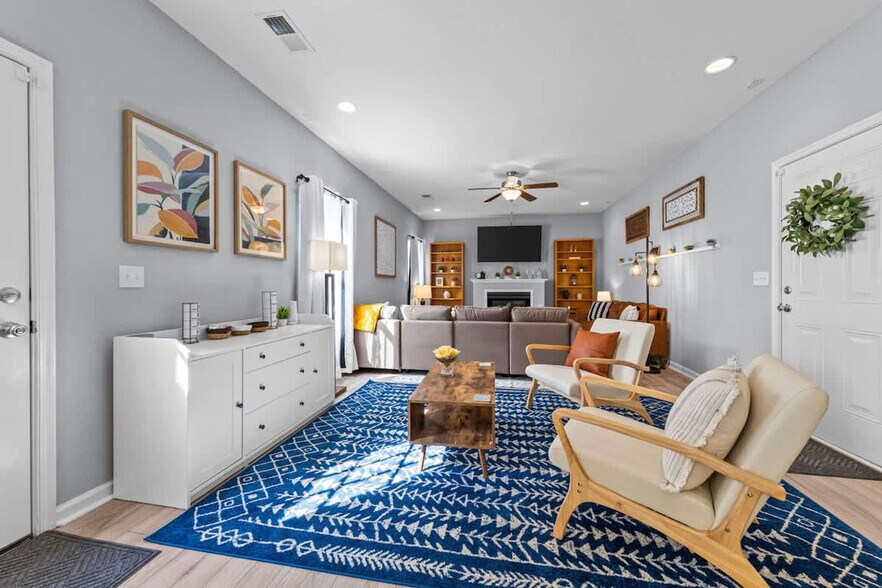 Building Photo - 5021 Woolsey St