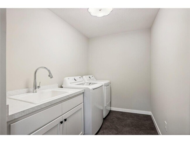 Building Photo - 4093 Isaac Ct