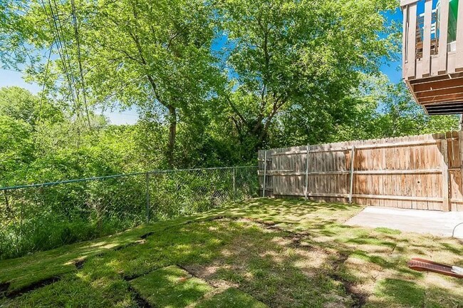 Building Photo - 8117 Foxfire Ln