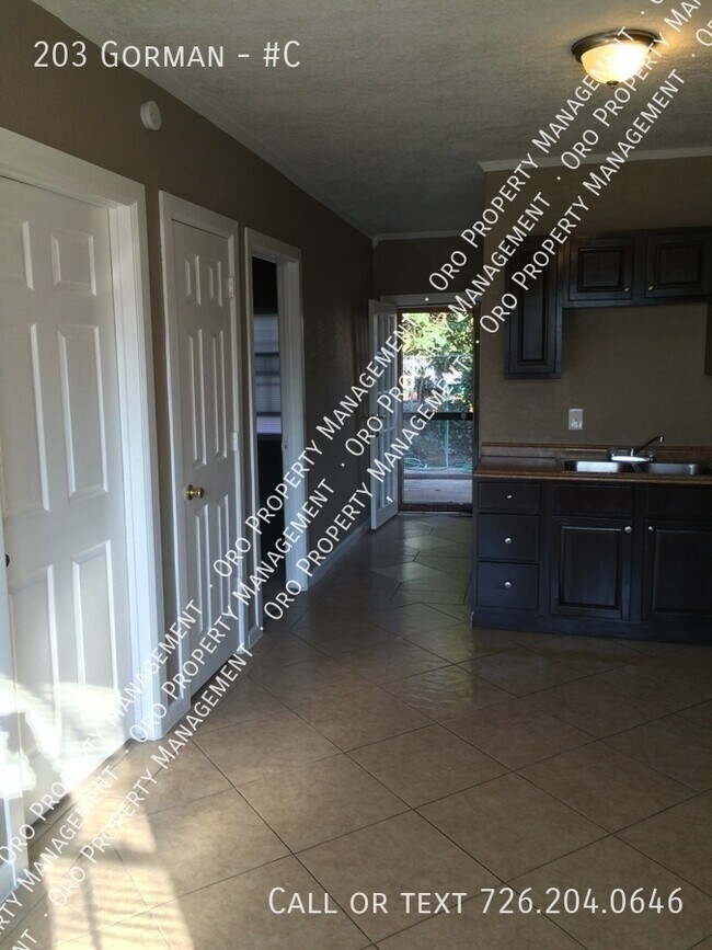 Building Photo - 203 Gorman-#C