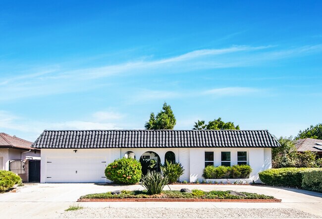 Building Photo - 9038 Whitaker Ave