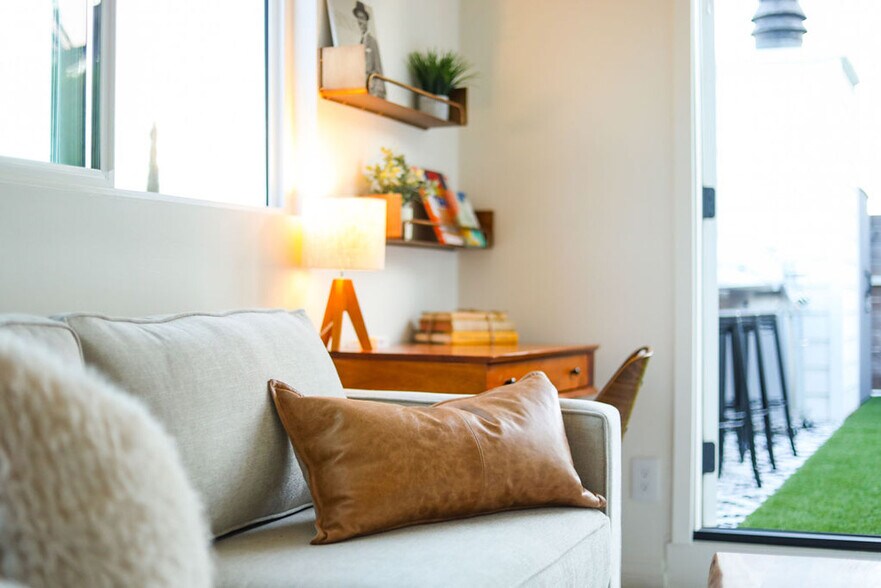 Building Photo - 1771 Torrance St