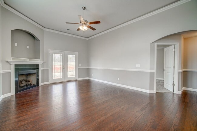 Building Photo - 732 Shelburne Ln
