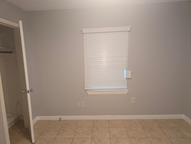 Building Photo - 4122 Beran Dr