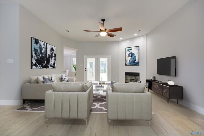 Building Photo - 205 Jarrett Ln