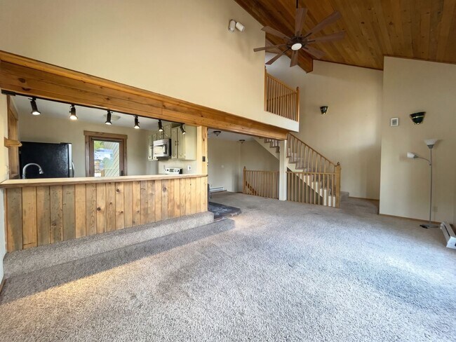 Building Photo - 416 Fuller Placer Rd