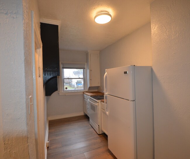 Building Photo - 1120 Lexington Ave