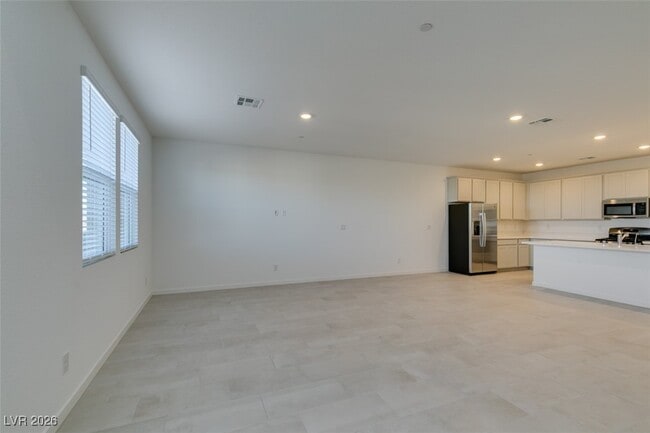 Building Photo - 302 Walsh Peak Ave