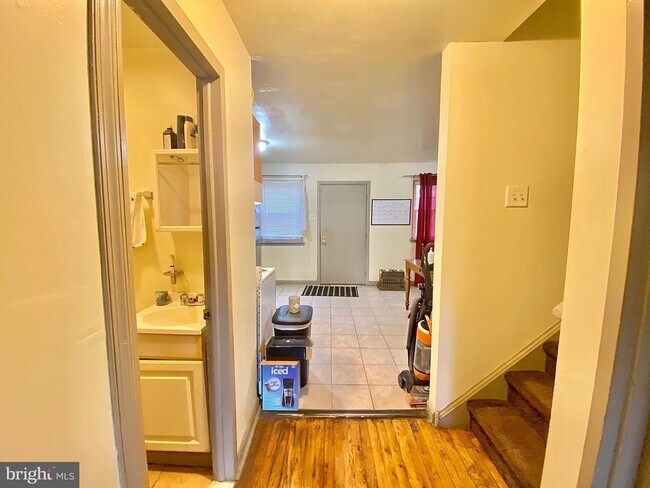 Building Photo - 2104 N 11th St