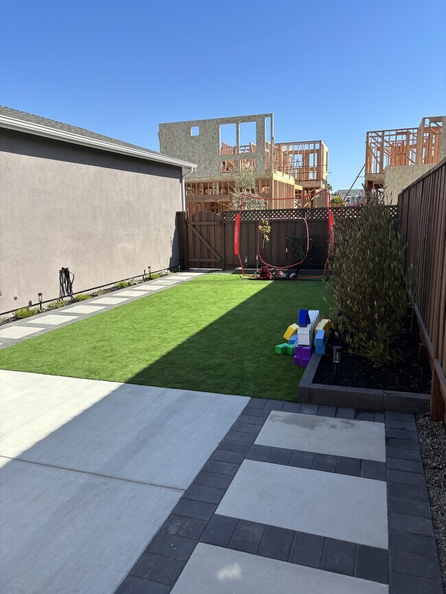 Building Photo - 594 Santa Lucia Wy