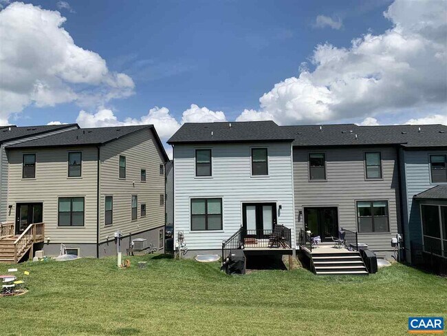 Building Photo - 143 Junction Ln
