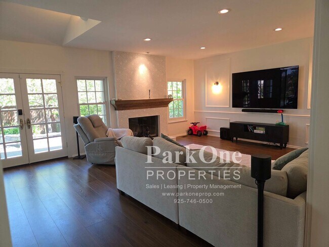 Building Photo - Amazing One of a Kind Home in the Heart of Danville with Pool & Views!