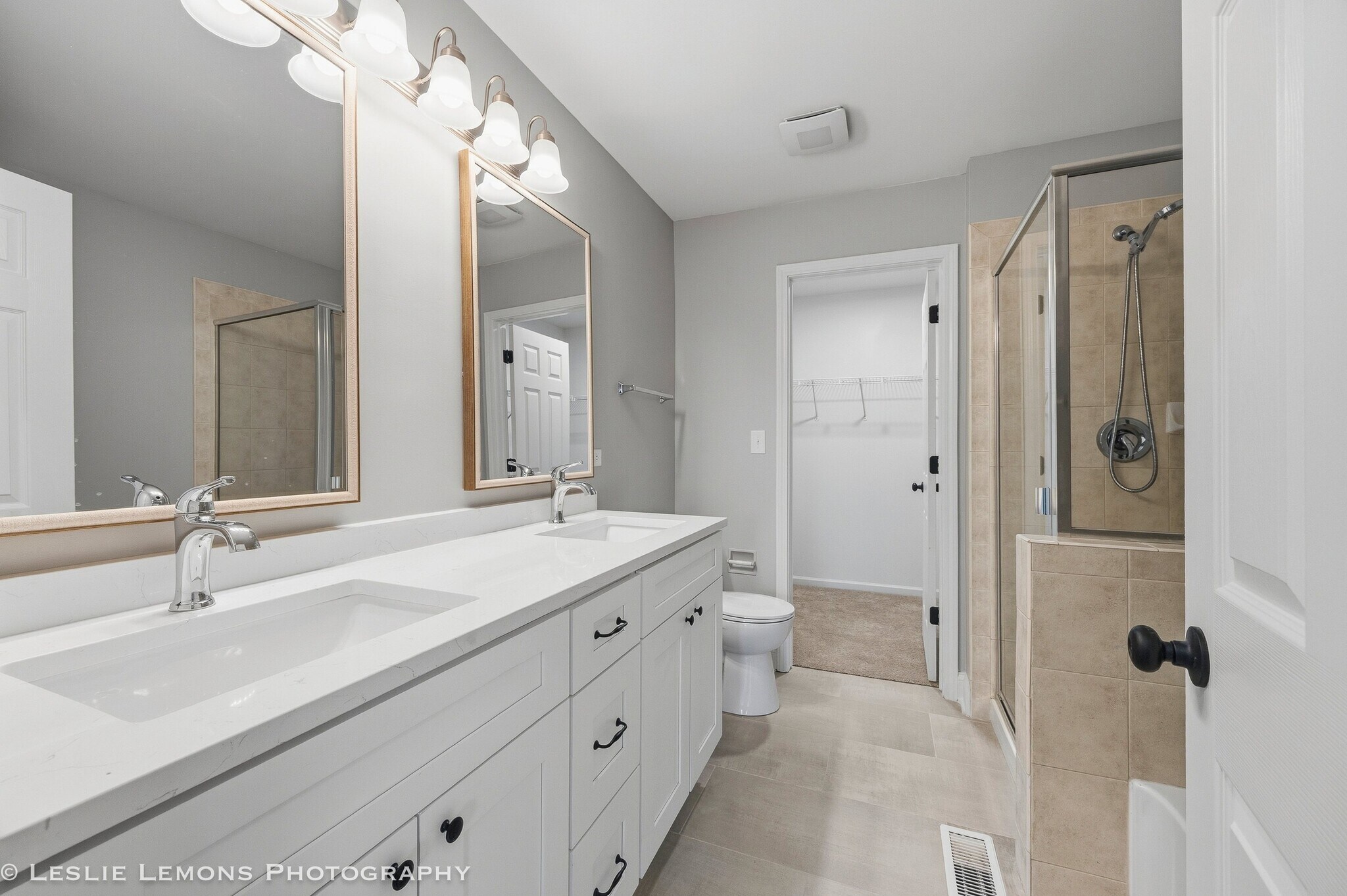 Building Photo - 2233 Hillsboro Ct