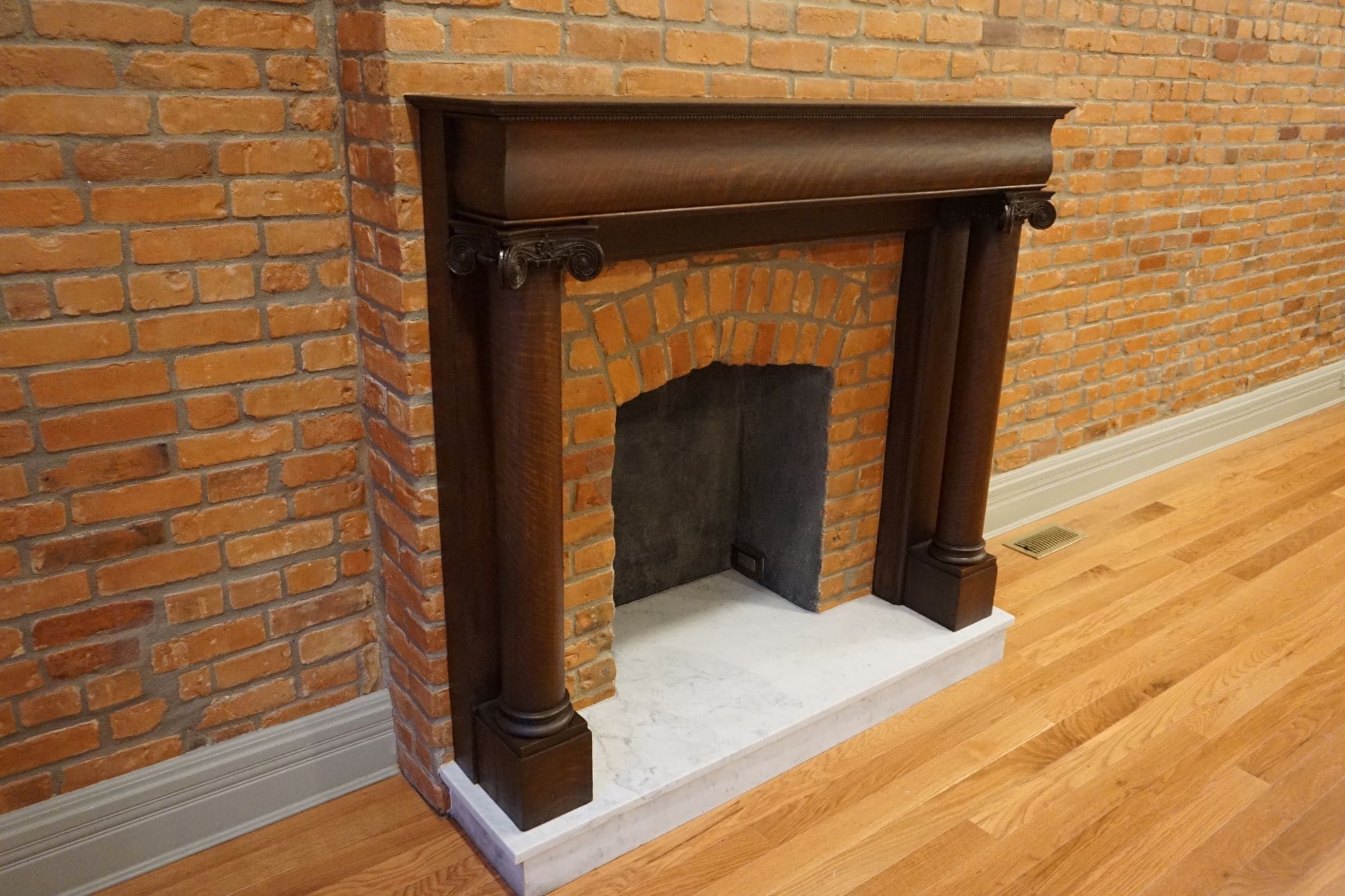 1st floor mantel - 1295 Kutchins Pl