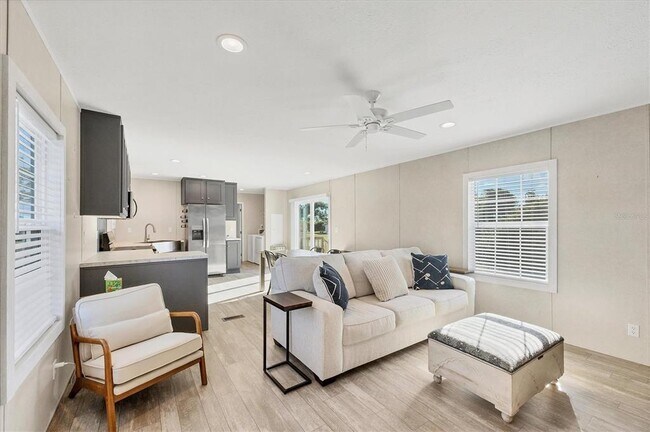 Building Photo - 3230 Smith St