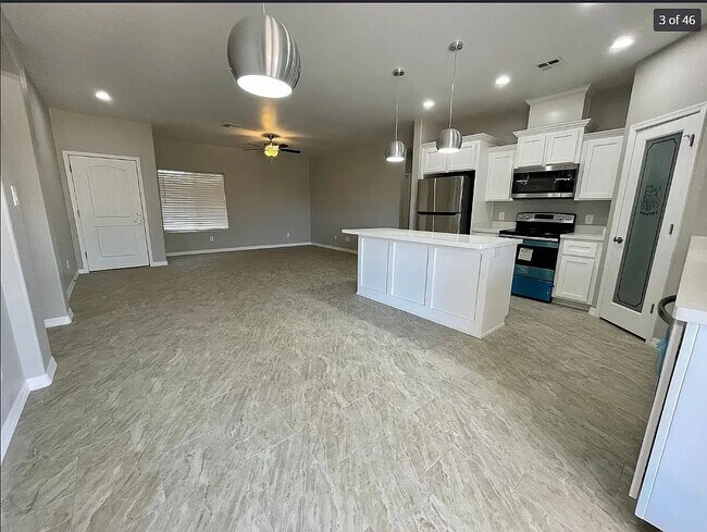 Building Photo - 9623 36th Ln