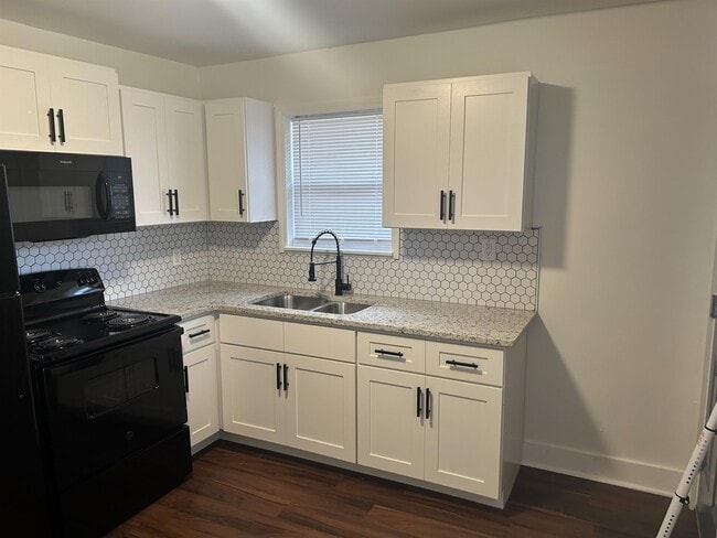 Building Photo - 2936 42nd Ave N