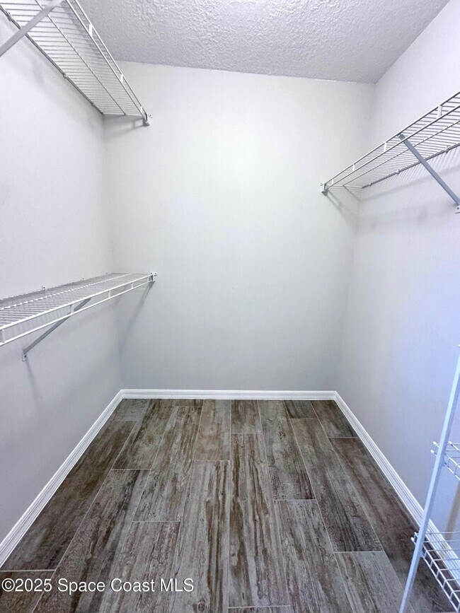 Building Photo - 1175 Nordic St NW