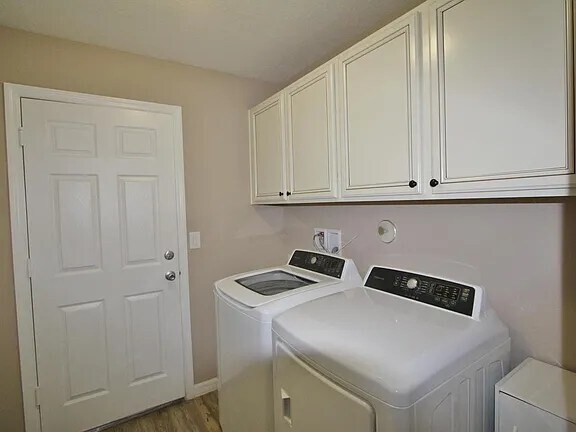 Building Photo - 5555 NW Pine Trail Cir