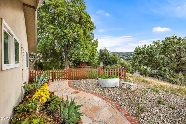 Building Photo - 167 Rimrock Rd