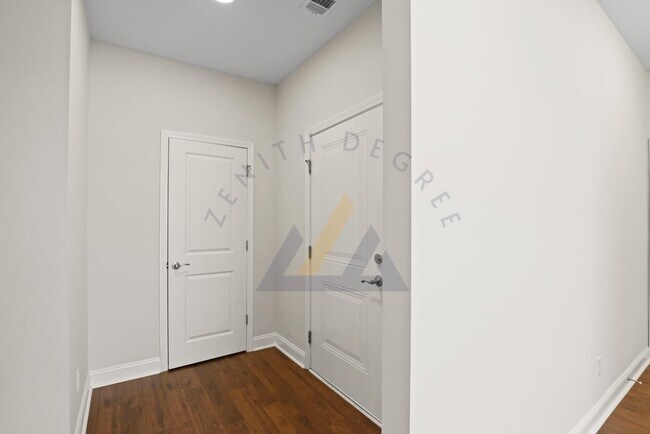 Building Photo - 1251 Northlake Blvd