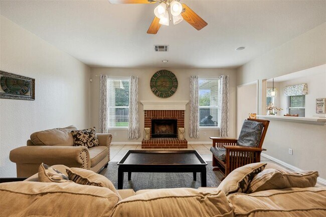 Building Photo - 309 N Carriage Hills Dr