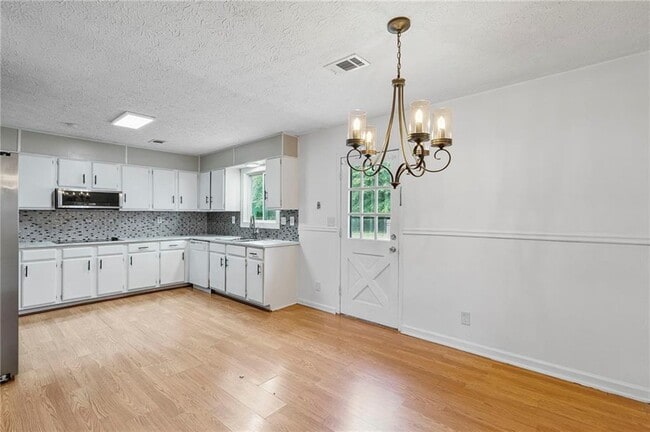 Building Photo - 472 Camden Cir