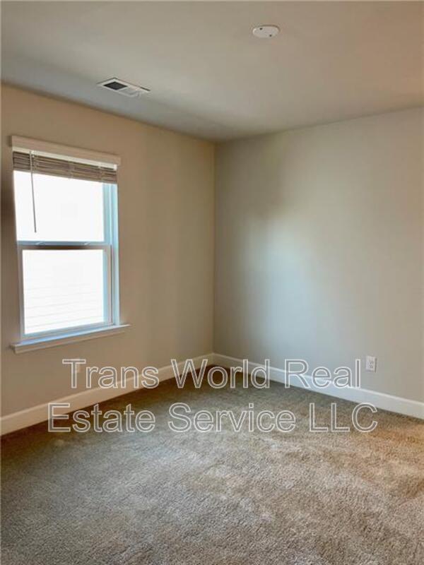 Building Photo - 5689 Wheeler Ridge Rd