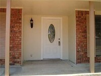 Building Photo - 9009 Millwood Dr