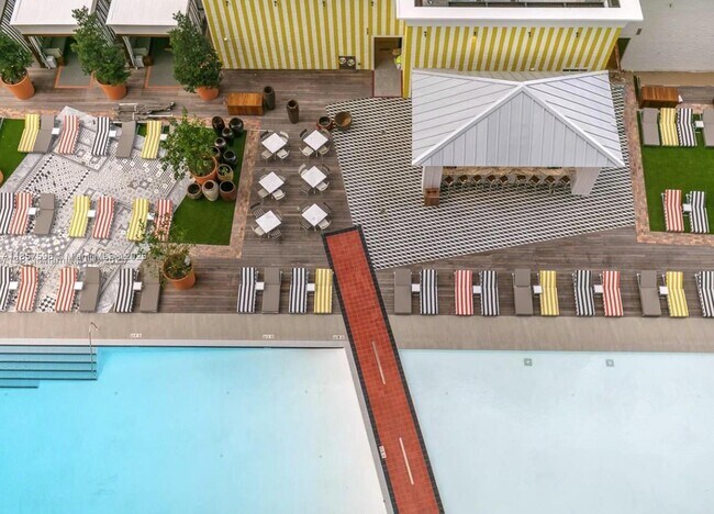 Building Photo - 1300 S Miami Ave