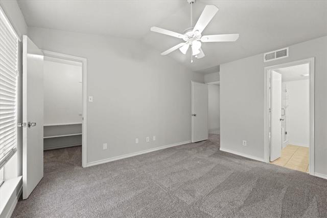 Building Photo - 3550 Country Square Dr