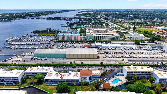 Building Photo - 200 Waterway Dr S