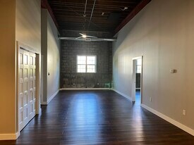 Building Photo - 108 Adams St