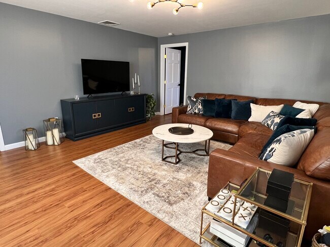 Building Photo - 49 Ramsay St