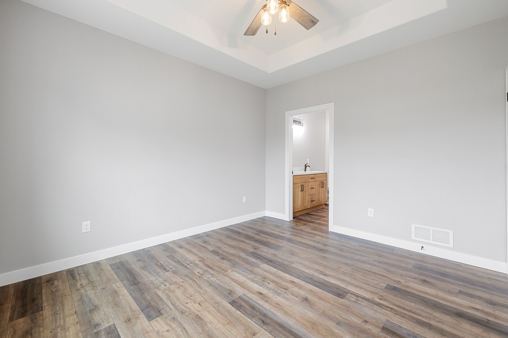 Building Photo - 1867 Woodland Way