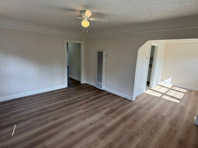 Building Photo - 143 Ladera Dr