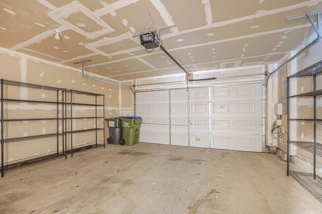 Building Photo - 1606 Wilcox Ave