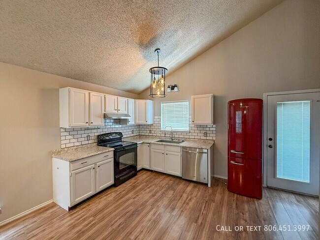 Building Photo - 6107 8th Dr