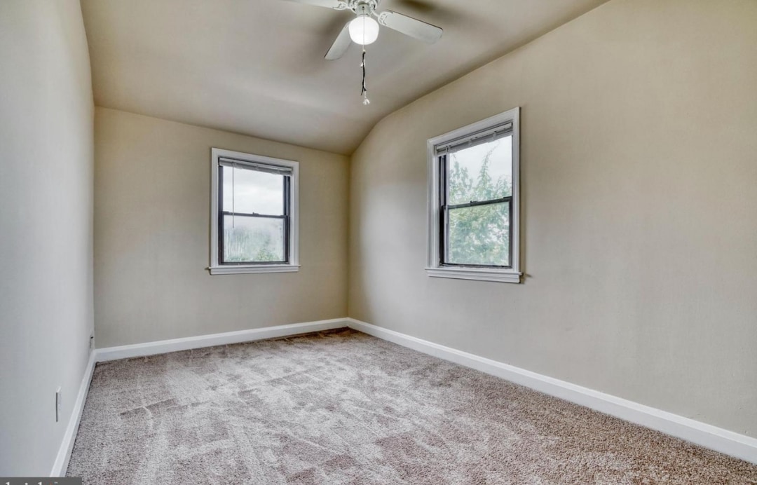 Building Photo - 1035 Arncliffe Rd