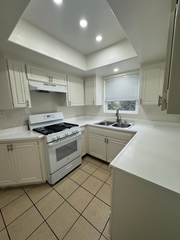 Building Photo - 13012 Riverside Dr