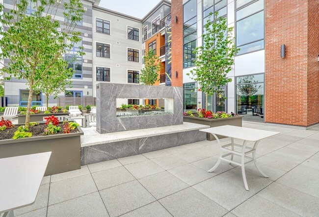 Building Photo - 62 Foundry St