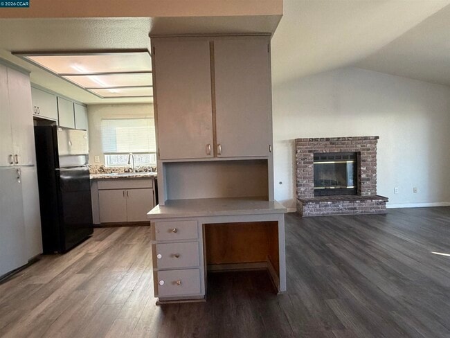 Building Photo - 2406 White Birch Dr