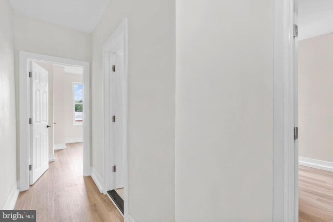 Building Photo - 5736 Leonard St