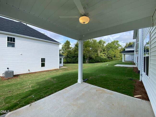 Building Photo - 17 Red Crabapple Ct
