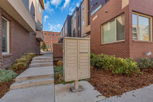 Building Photo - 1632 Quitman St