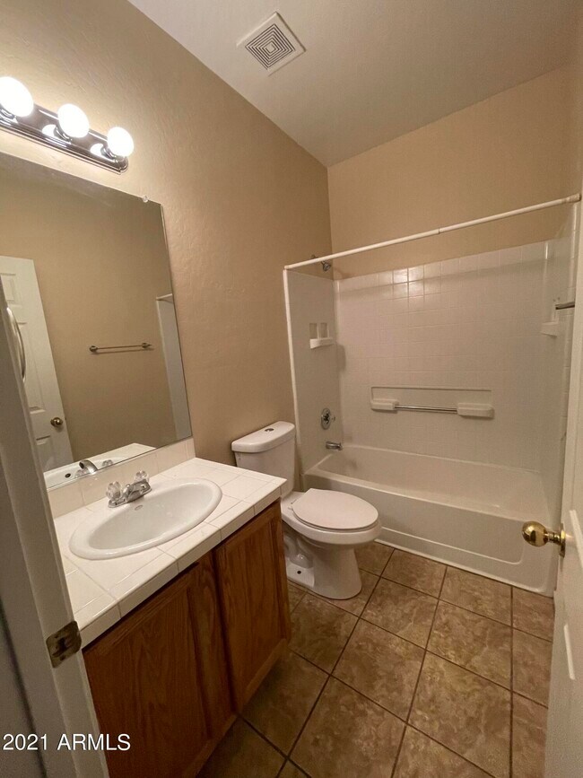 Building Photo - 2560 W Preserve Way