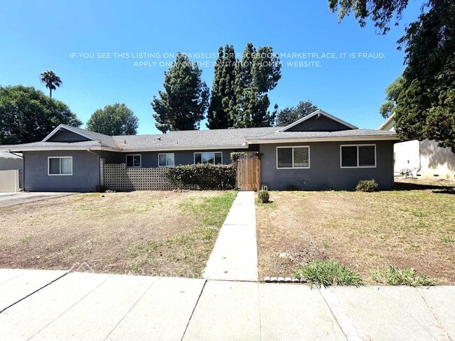Building Photo - 10147 Aldea Ave
