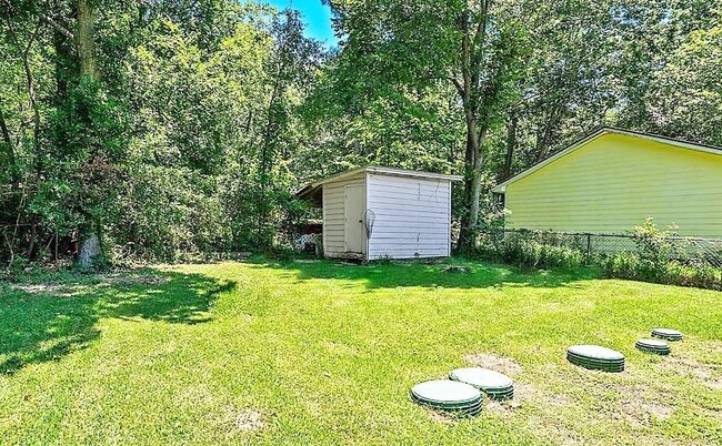 Building Photo - 1671 E Pine Lake Cir